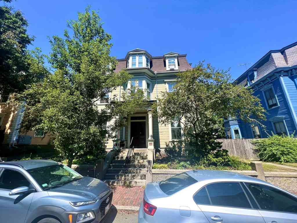 Apartment For Rent - 15 Bigelow Street #1<br/> Cambridge, MA 02139