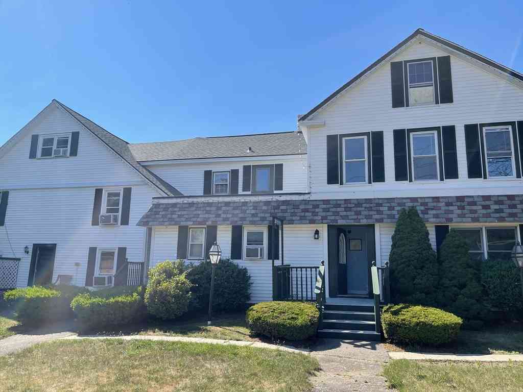 Condo For Rent - 4 West St #2<br/> Wrentham, MA 02093