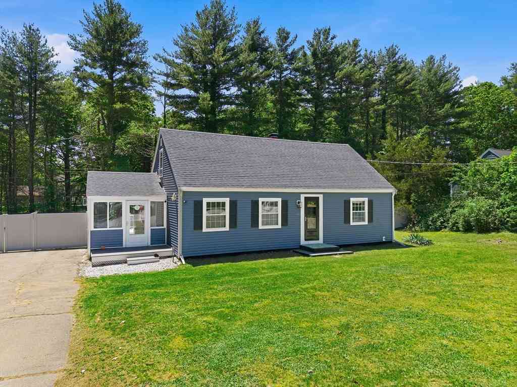 Homes For Sale - 391 W Pond St<br/> Plymouth County, Bridgewater, MA 02324