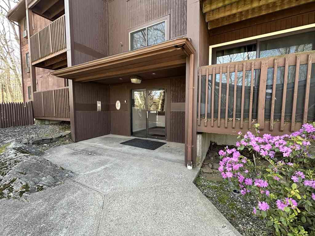 Condo For Rent - 340 Sunderland Rd #17A<br/> Worcester, MA 01604