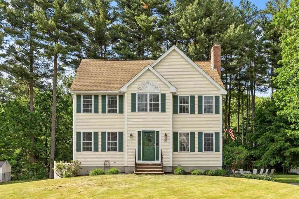 Homes For Sale - 135 Jennies Way<br/> Tewksbury, MA 01876