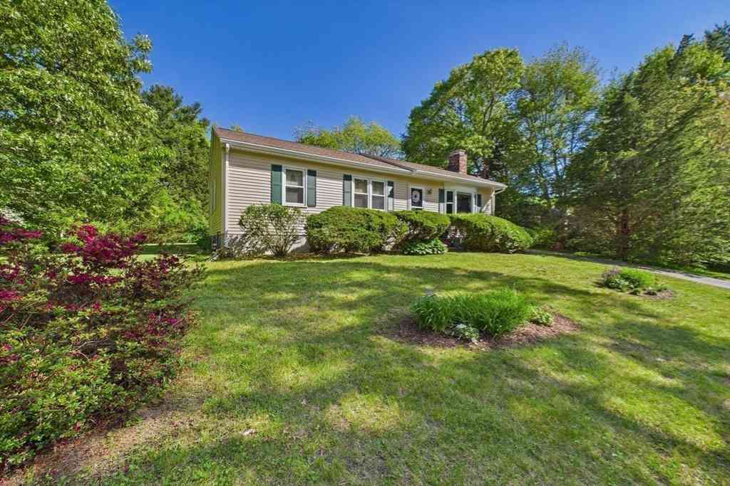 Homes For Sale - 5 Barlow Ln<br/> Mattapoisett, MA 02739