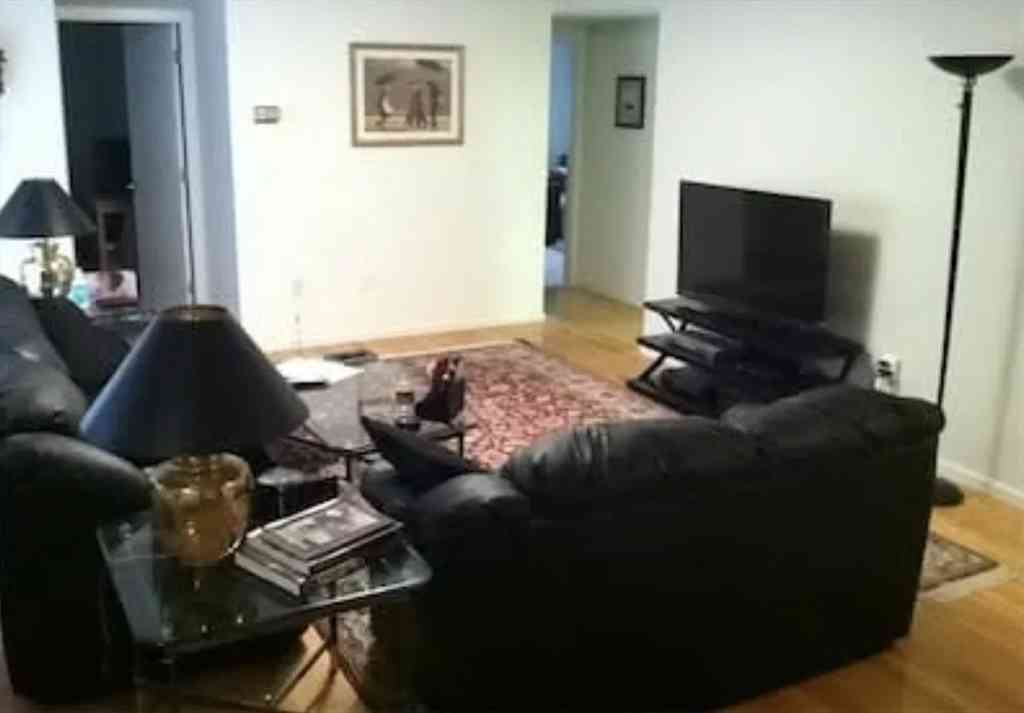 Apartment For Rent - 1850 Beacon Street #201<br/> Brookline, MA 02445