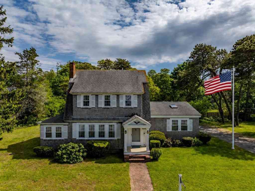 Homes For Sale - 53 Pleasant St<br/> Barnstable County, Harwich, MA 02646