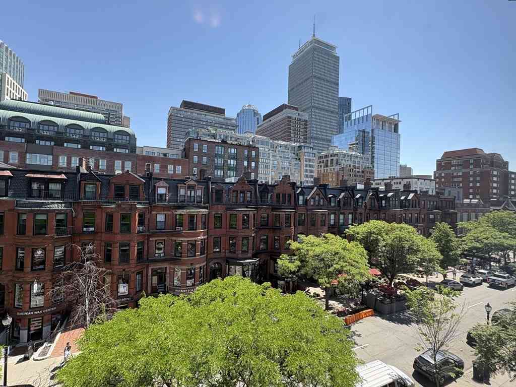 Apartment For Rent - 211 Newbury Street #6<br/> Boston, MA 02116