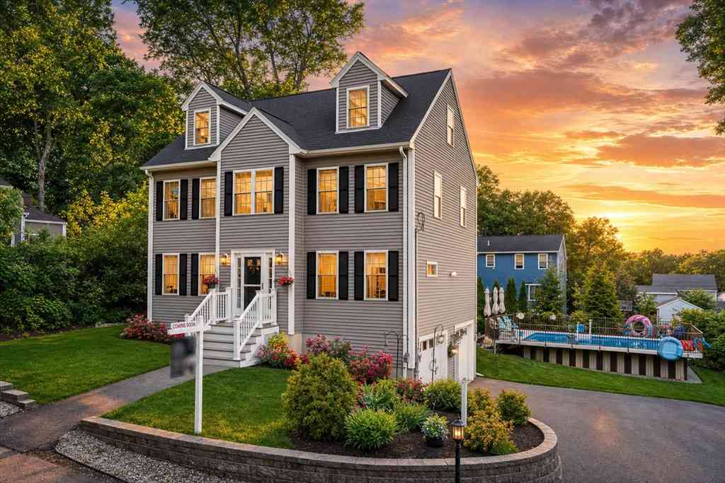 Homes For Sale - 34 Amesbury Ave<br/> Amesbury, MA 01913