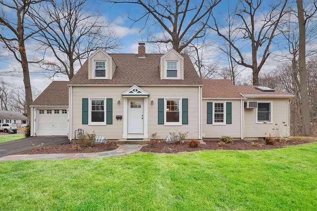 Homes For Rent - 142 Elmwood Ave.<br/> Longmeadow, MA 01106