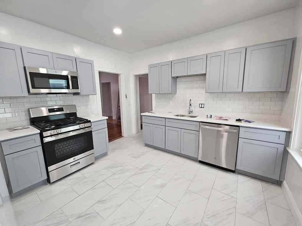 Apartment For Rent - 17 Dix St #1<br/> Boston, MA 02122