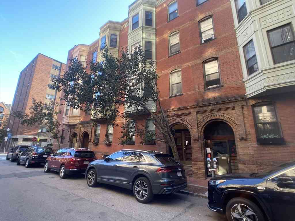 Condo For Rent - 15 Garrison Street #4<br/> Boston, MA 01880