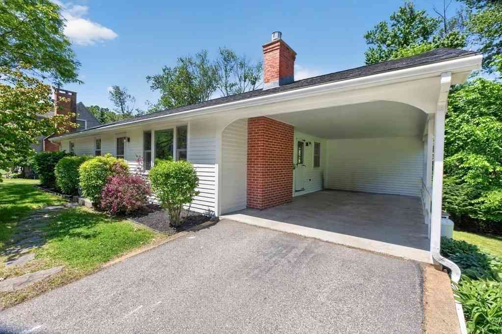 Homes For Sale - 60 Pinedale St<br/> Southbridge, MA 01550