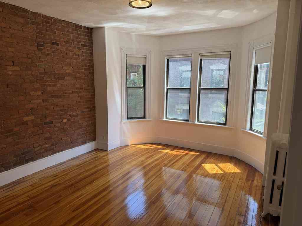 Condo For Rent - 35 Revere St #2<br/> Boston, MA 02114