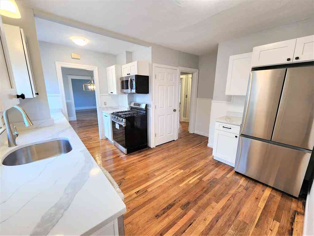 Apartment For Rent - 98 Irving St #1<br/> Waltham, MA 02451