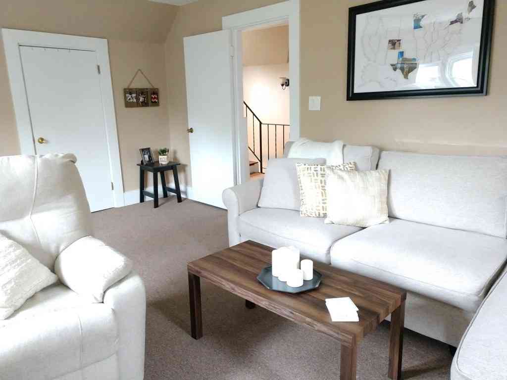 Apartment For Rent - 5 Seaward Road #3<br/> Wellesley, MA 02481