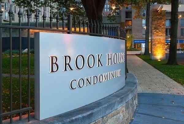 Condo For Rent - 33 Pond Ave #714<br/> Brookline, MA 02445