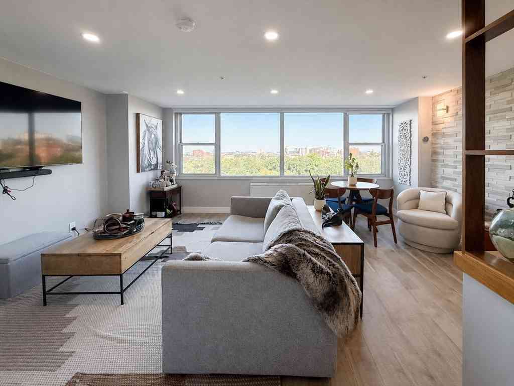 Condo For Sale - 151 Tremont St #11G<br/> Boston, MA 02111