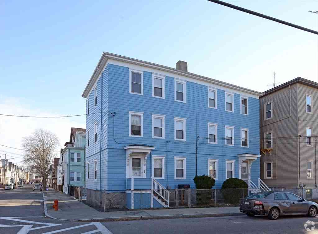 Apartment For Rent - 126 Crapo Street #2S<br/> New Bedford, MA 02744
