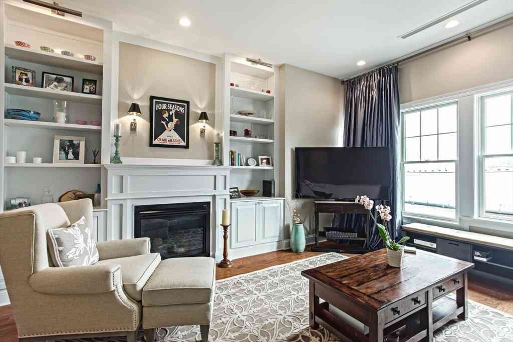 Condo For Rent - 655 E 2nd St #204<br/> Boston, MA 02127