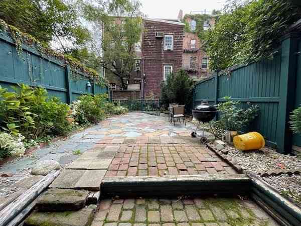 Apartment For Rent - 95 W Cedar Street #1<br/> Boston, MA 02114
