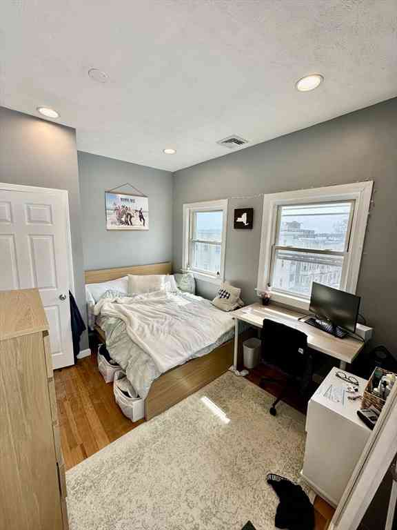 Apartment For Rent - 460 E 7th St #3<br/> Boston, MA 02127
