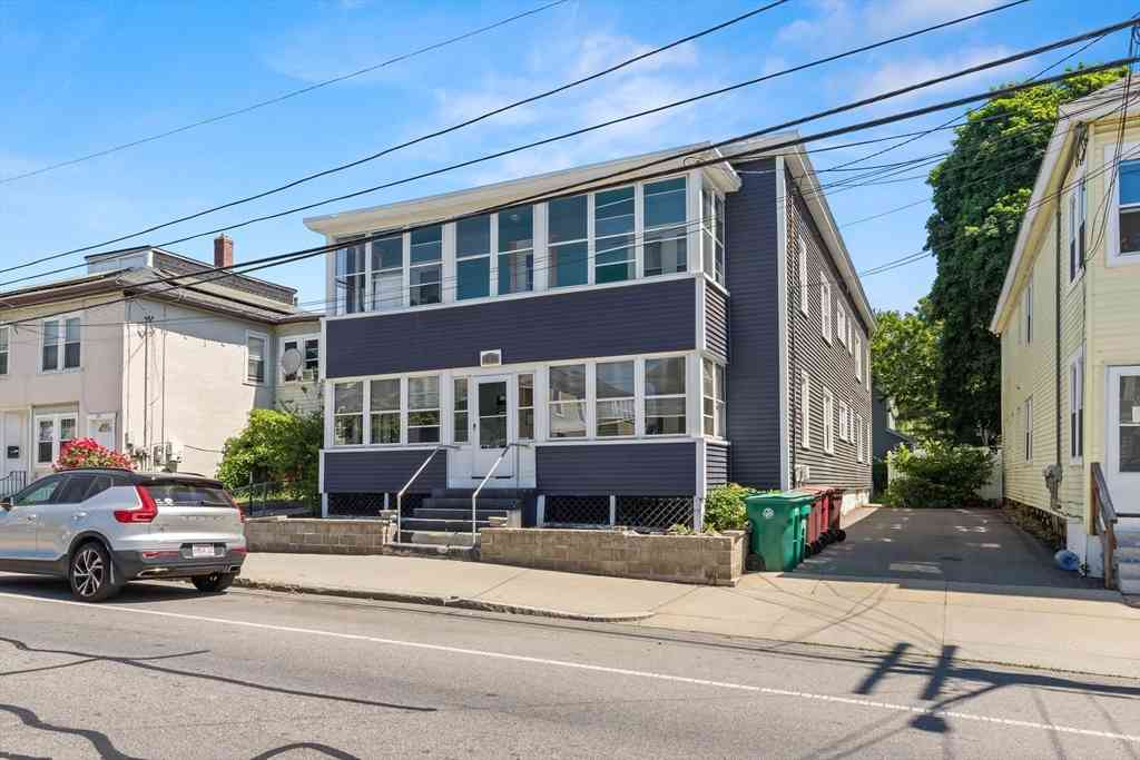 Homes For Rent - 191 W Sixth St<br/> Lowell, MA 01850