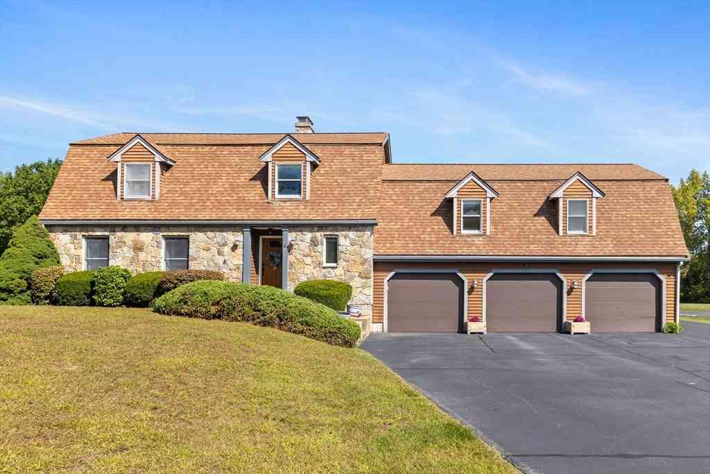 Homes For Sale - 4 Indian Brook Rd<br/> Ashland, MA 01721