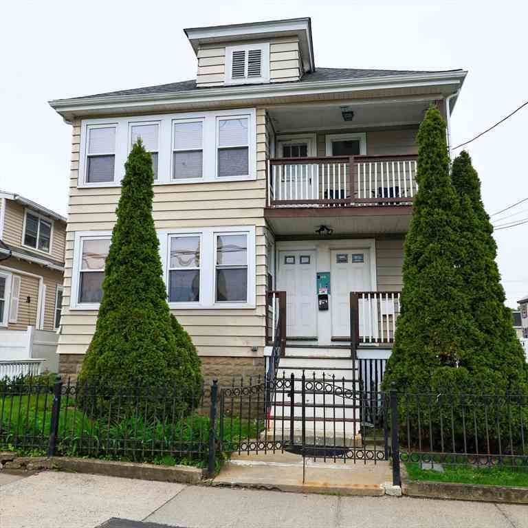 Apartment For Rent - 103 Memorial Park Ave #1<br/> Lynn, MA 01902