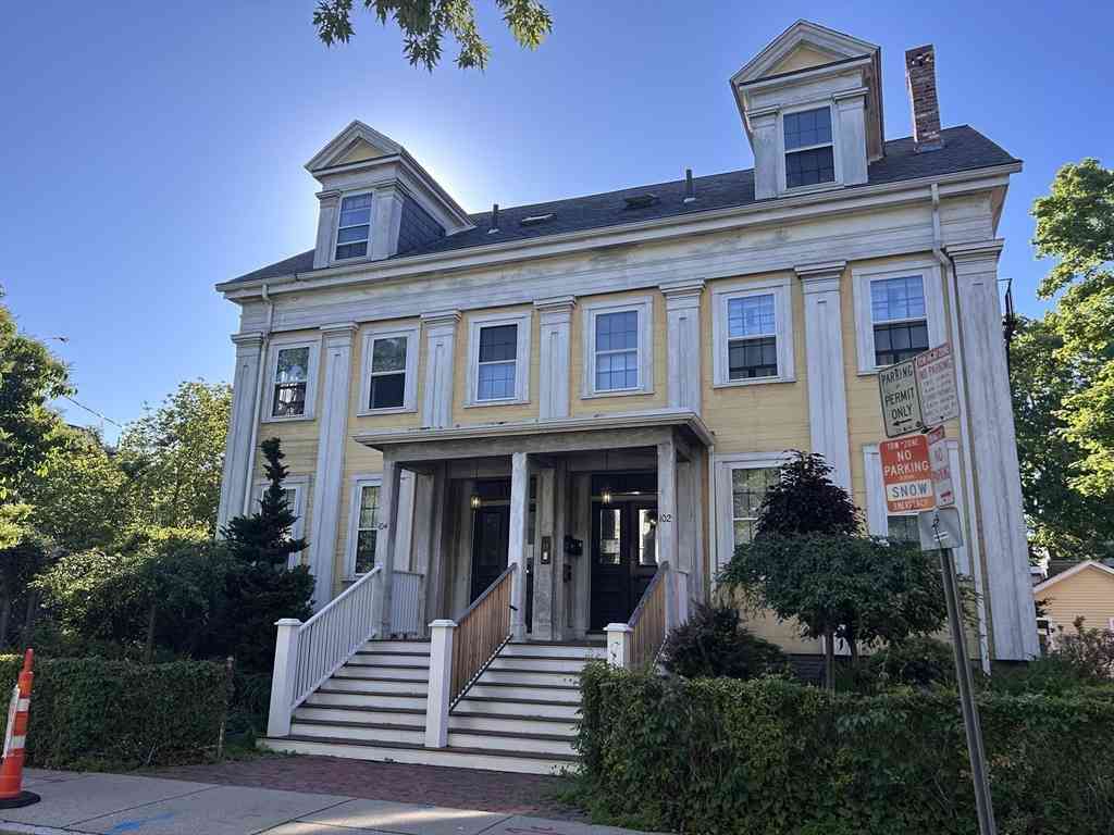 Apartment For Rent - 104 Inman #3<br/> Cambridge, MA 02139