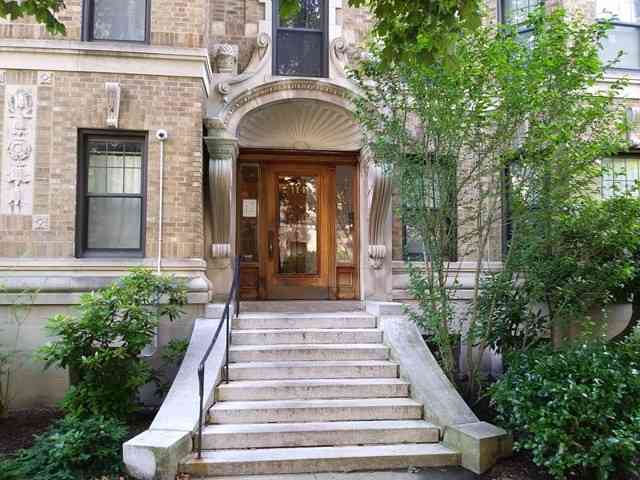 Condo For Rent - 114 Riverway #20<br/> Boston, MA 02215