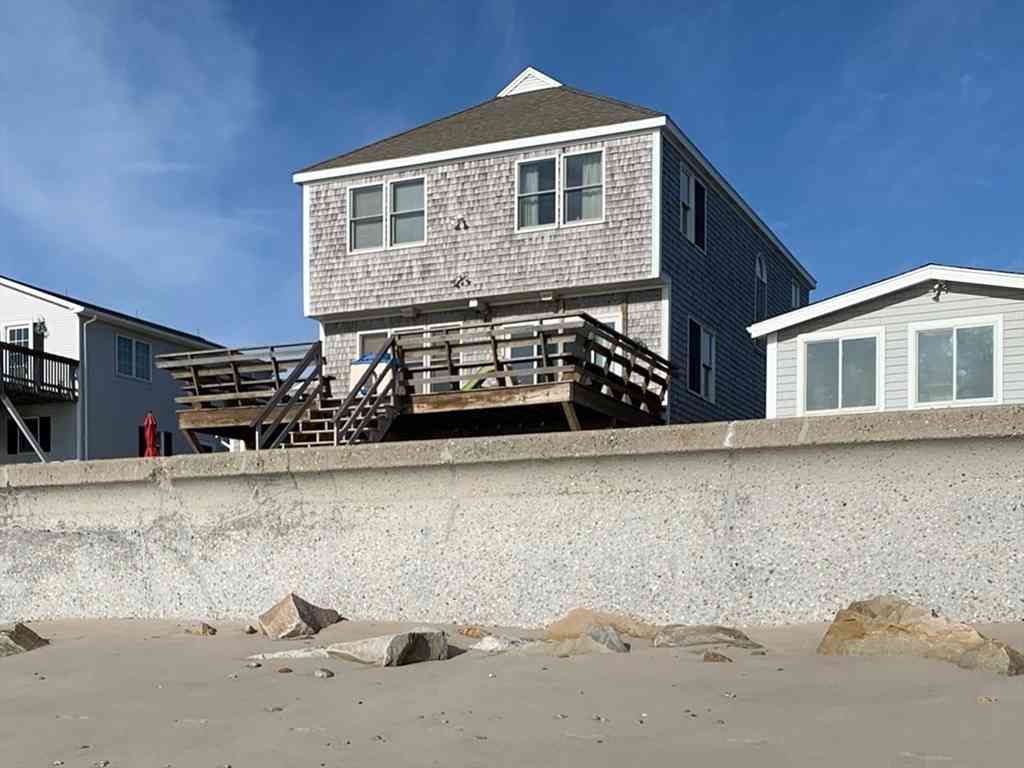 Homes For Rent - 61 Ocean Road North<br/> Duxbury, MA 02332