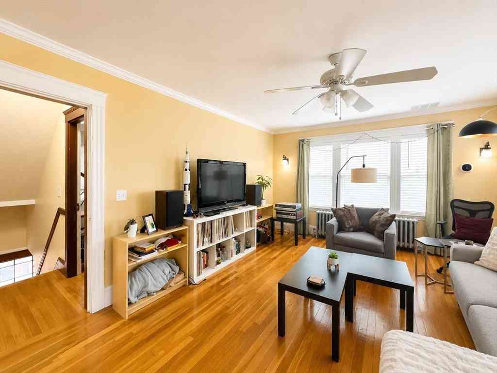 Apartment For Rent - 18 Linden Pl #2<br/> Brookline, MA 02445