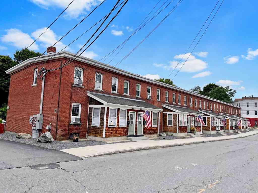 Apartment For Rent - 68 Grove #A<br/> Clinton, MA 01510