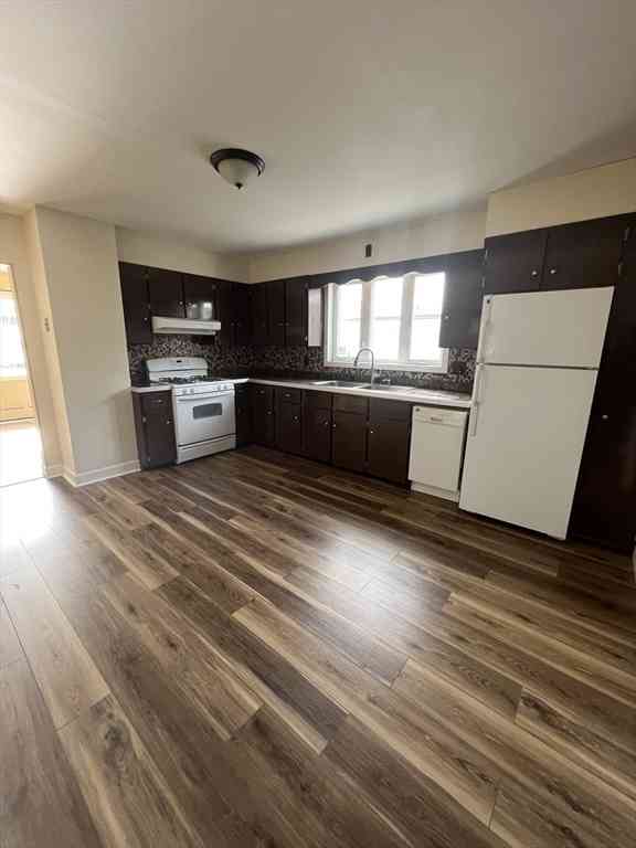 Apartment For Rent - 212 School Street #1<br/> Taunton, MA 02780