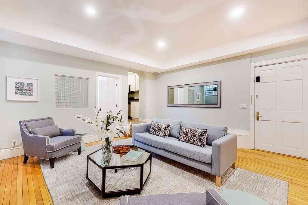 Condo For Rent - 278 Clarendon St #1<br/> Boston, MA 02116