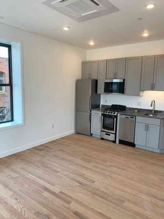 Apartment For Rent - 64 Market St #501<br/> Lynn, MA 01901