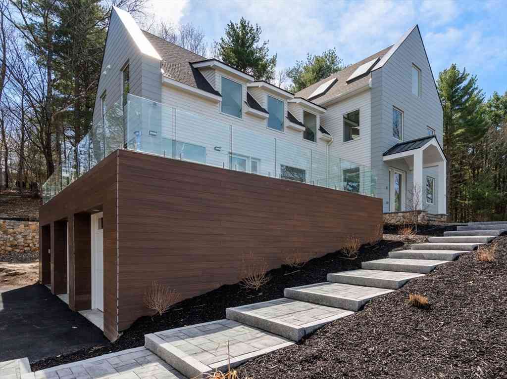 Homes For Rent - 7 Whipple Rd<br/> Lexington, MA 02420