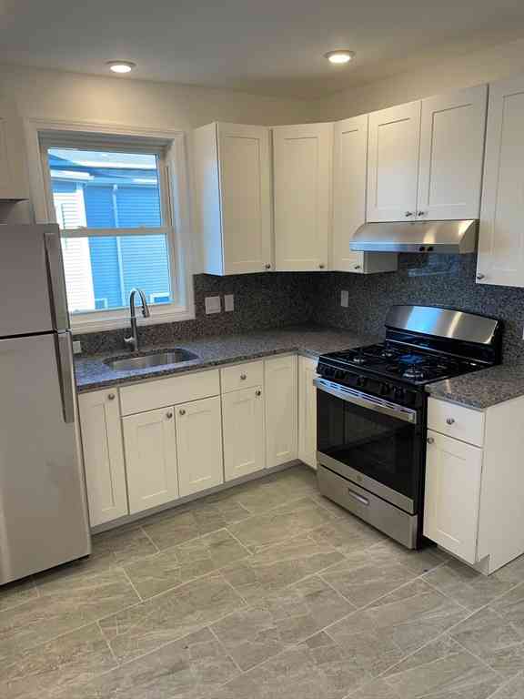 Apartment For Rent - 217 Washington St #1L<br/> Lynn, MA 01902