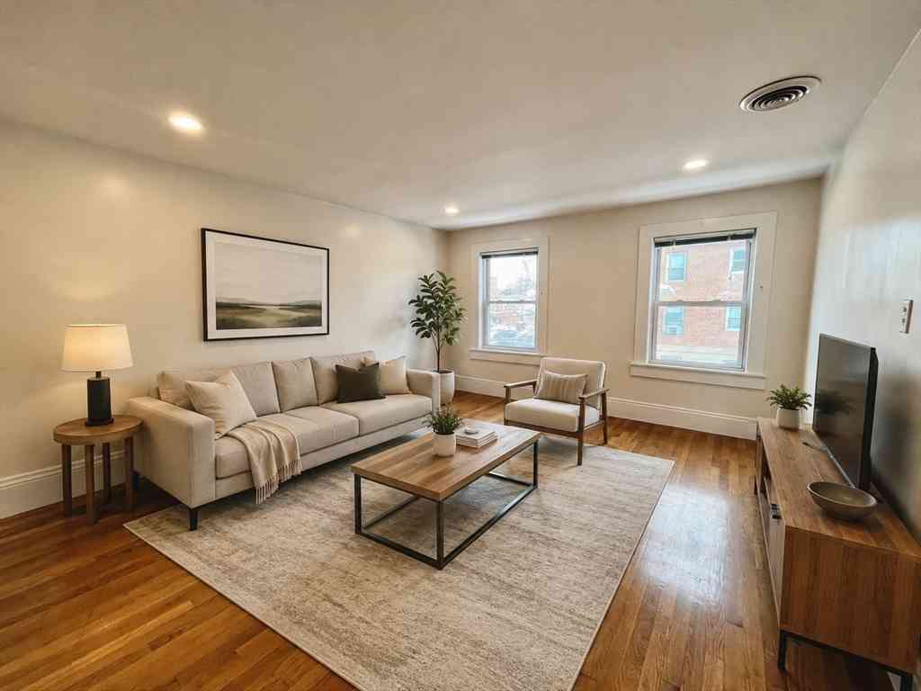 Condo For Rent - 59 West 7th #2<br/> Boston, MA 02127