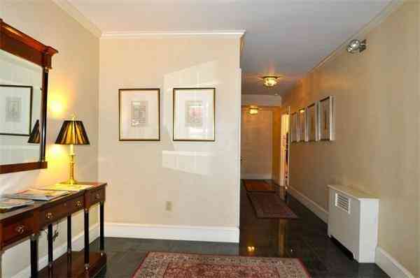 Condo For Rent - 260 Beacon Street #1<br/> Boston, MA 02116