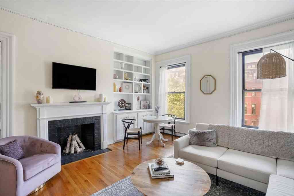 Homes For Rent - 315 Beacon St #8<br/> Boston, MA 02116