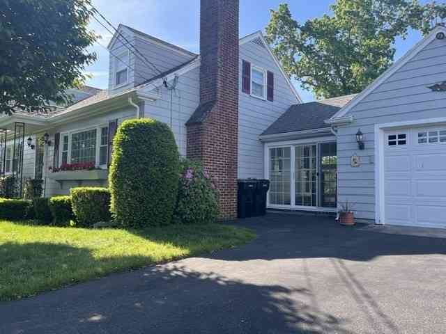 Homes For Sale - 6 Hilltop Road<br/> Bristol County, Dartmouth, MA 02747