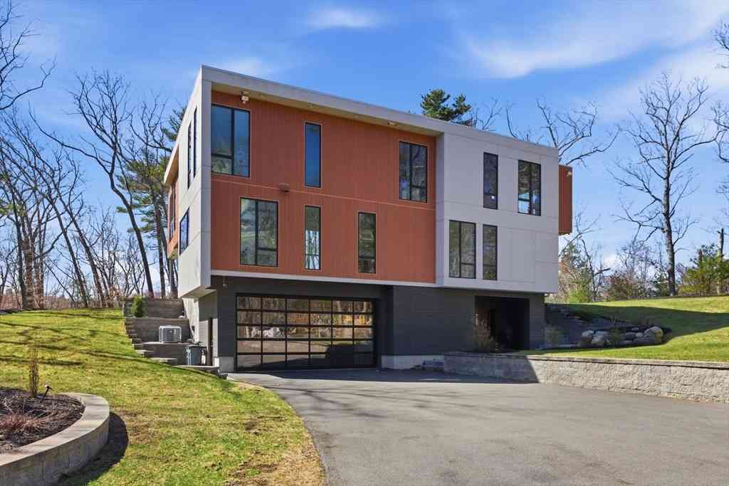 Homes For Sale - 20 Dogwood Ln<br/> North Reading, MA 01864