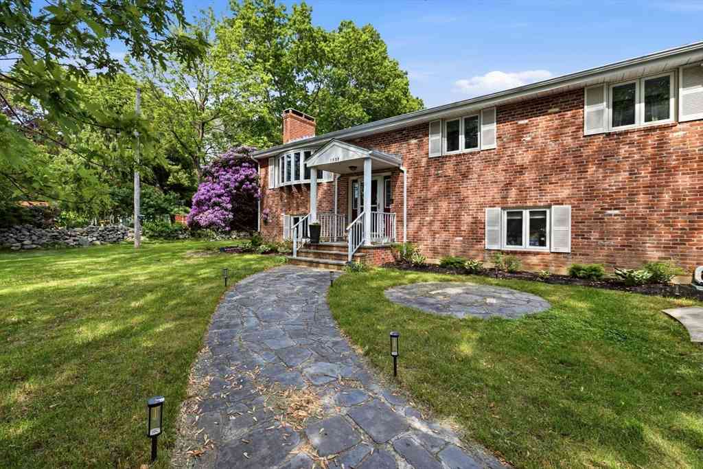 Homes For Sale - 1535 Meridian St<br/> Bristol County, Fall River, MA 02720