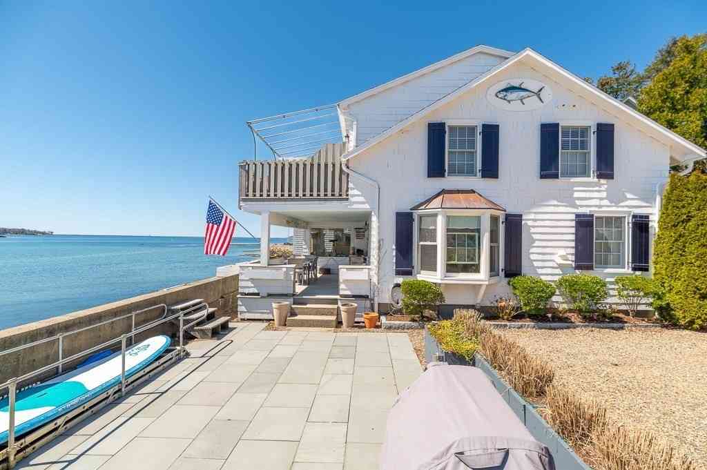 Homes For Sale - 8 Bickford Way<br/> Gloucester, MA 01930