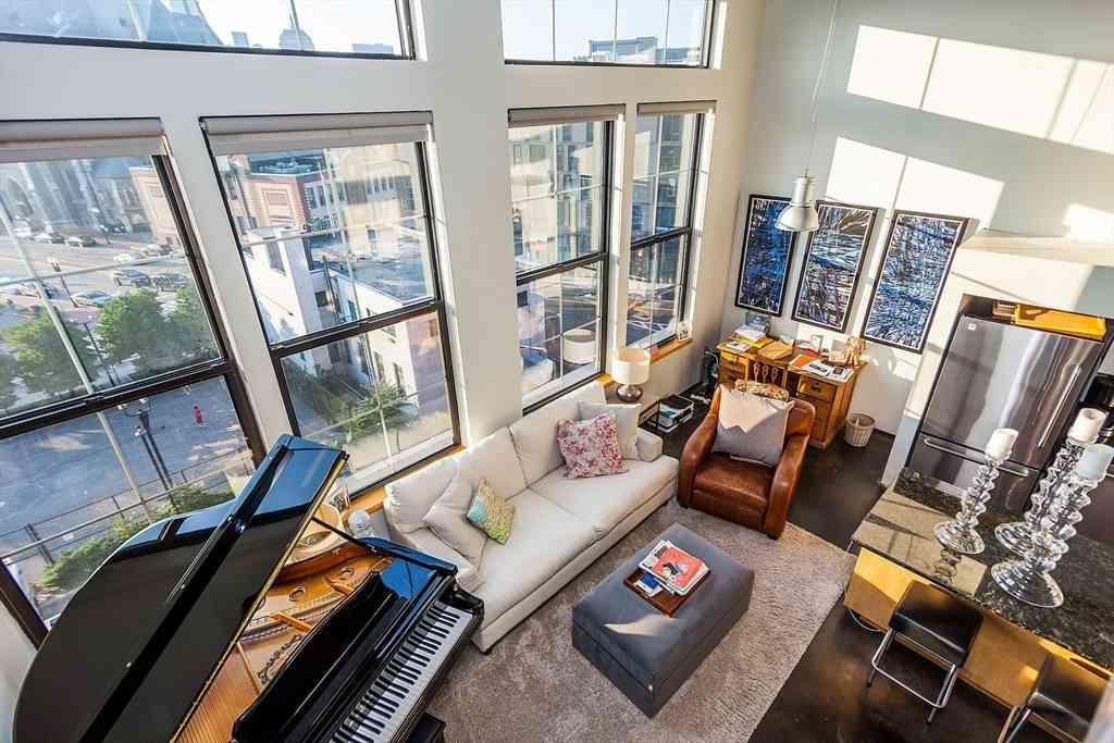 Condo For Rent - 27 Wareham #PH 4<br/> Boston, MA 02118