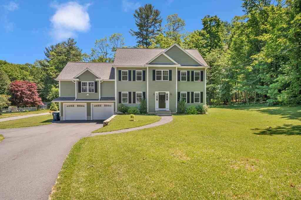 Homes For Sale - 79 Andover Rd<br/> Billerica, MA 01821