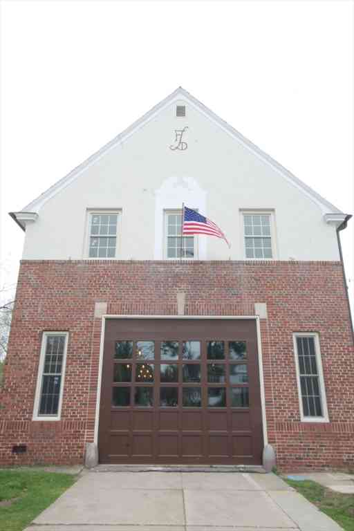 Multifamily For Rent - 1043 Sumner Ave<br/> Springfield, MA 01118