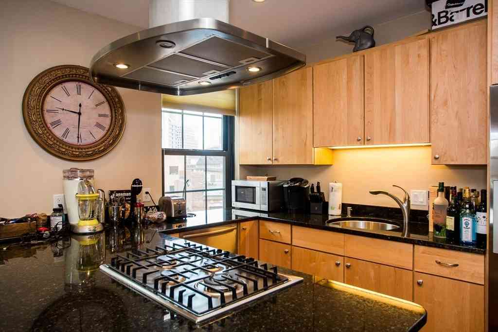 Condo For Rent - 99-105 Broad St #8D<br/> Boston, MA 02110