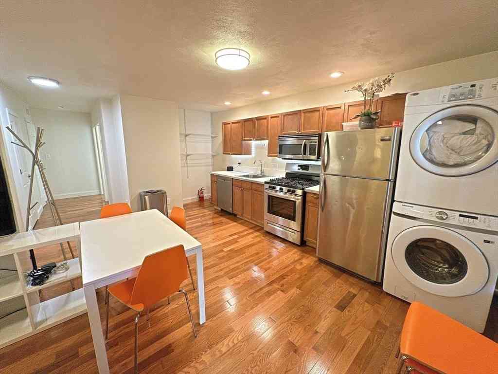 Apartment For Rent - 130 W 8th St #1<br/> Boston, MA 02127
