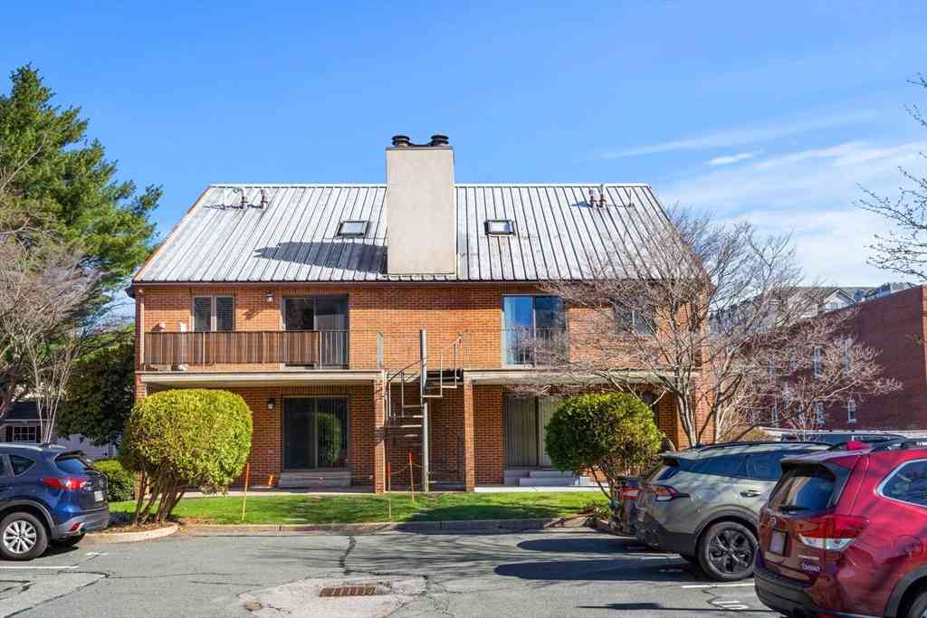 Condo For Rent - 9 Barton Sq #201<br/> Salem, MA 01970