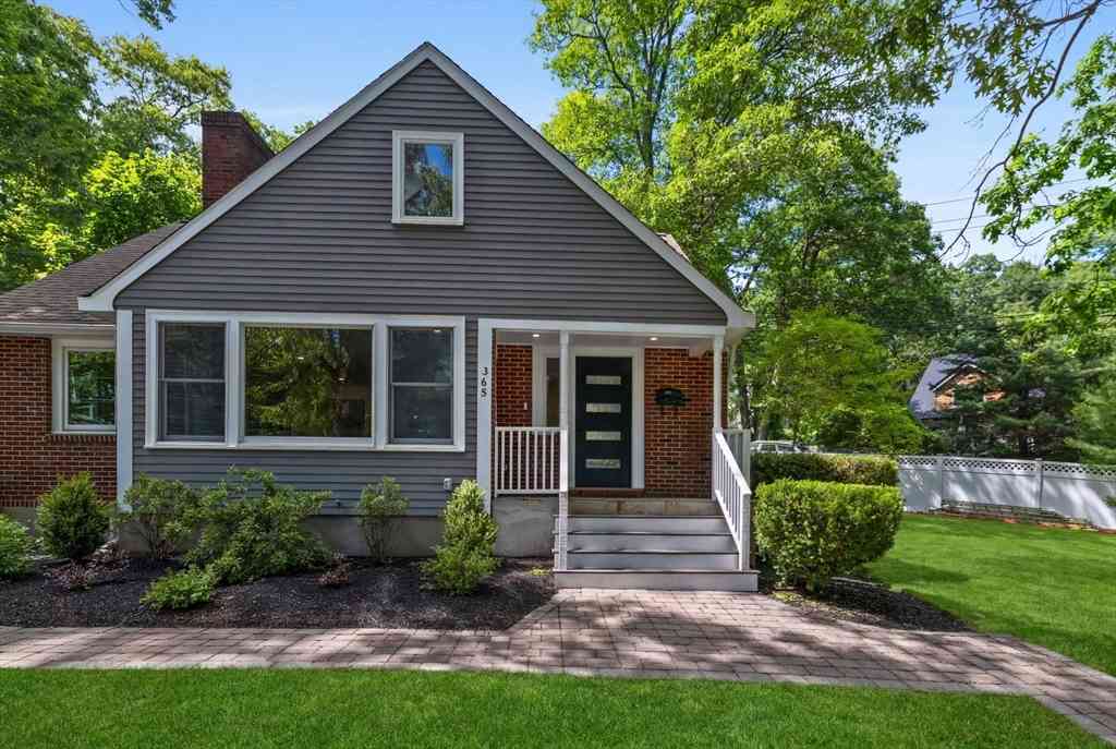 Homes For Sale - 365 Marrett<br/> Lexington, MA 02421